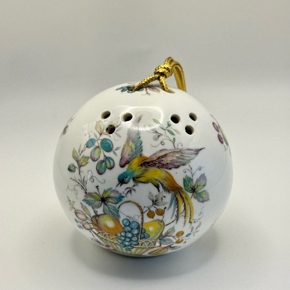 Decorative Ceramic Potpourri Ornament with Bird Design